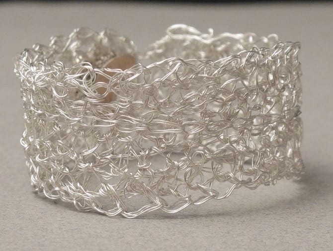 bracelet crocheté avec bouton de manchette