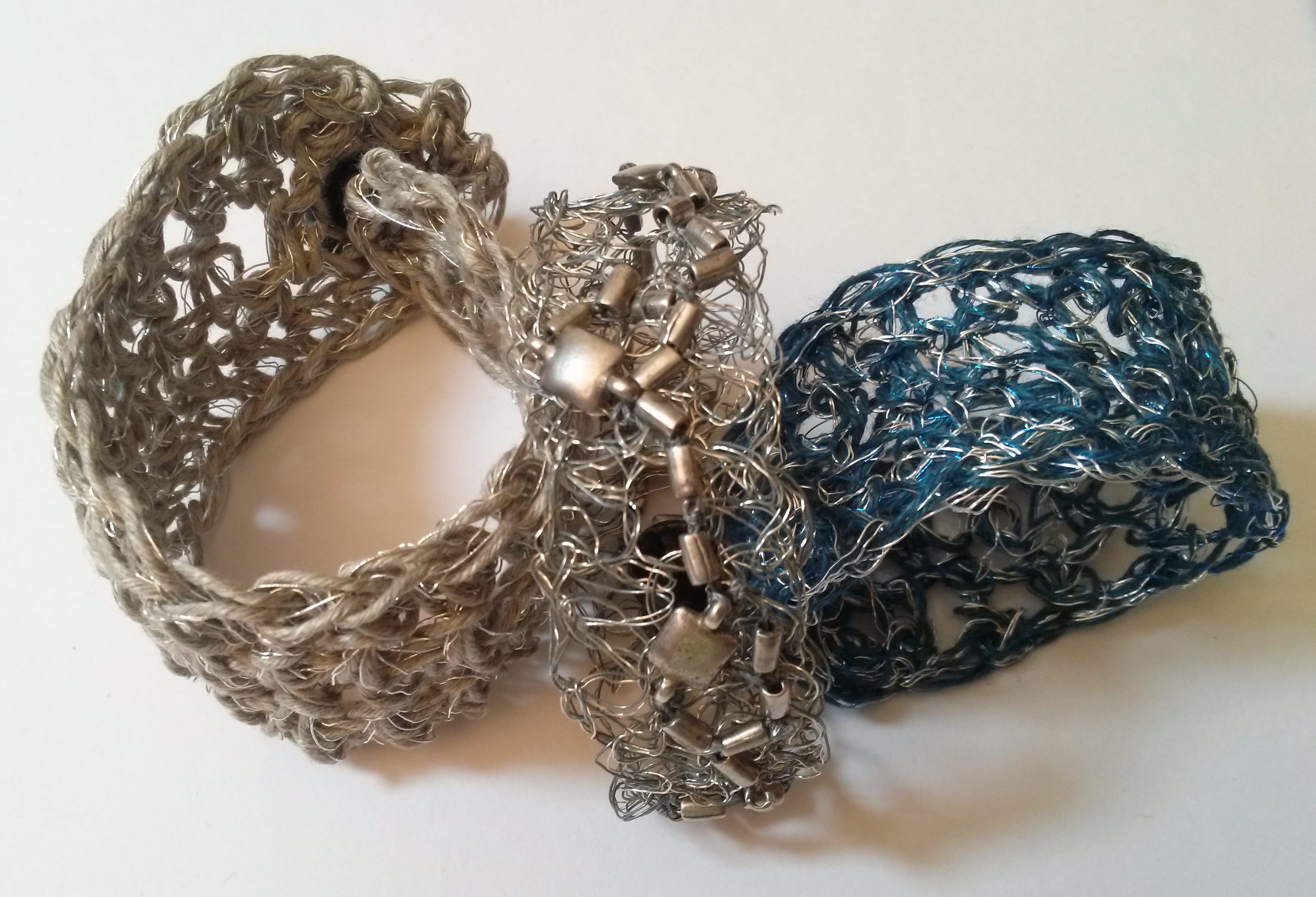 bracelets crocheté, brodés métal et fils divers