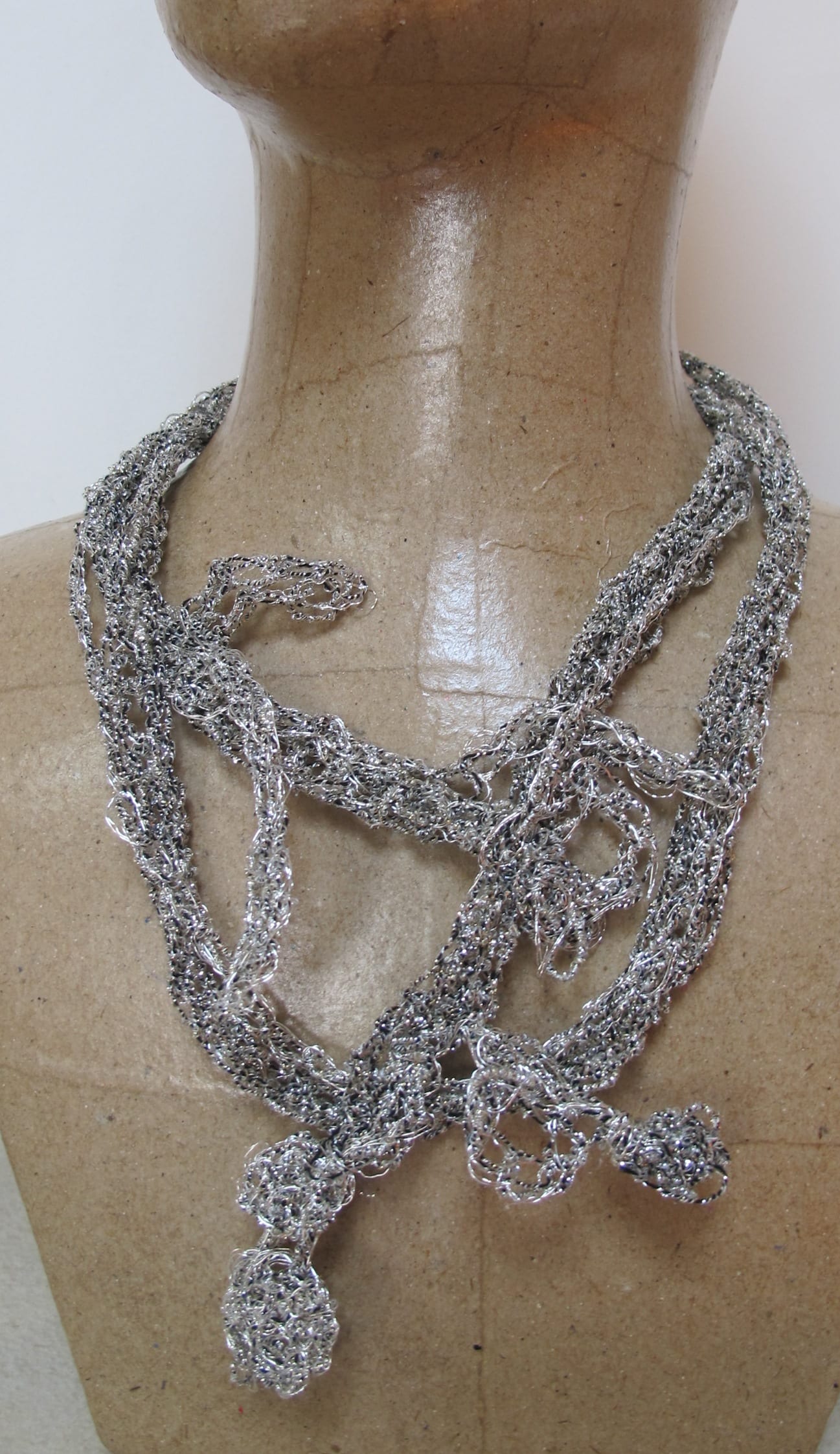 Collier liane multiforme